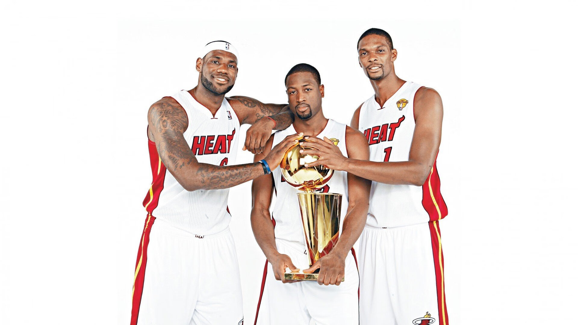 欧冠“黑哨争议”再起 一场比赛出现三次VAR推翻原判